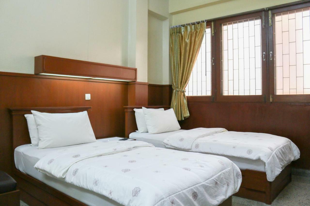 Nakornping Hotel Bangkok Kültér fotó