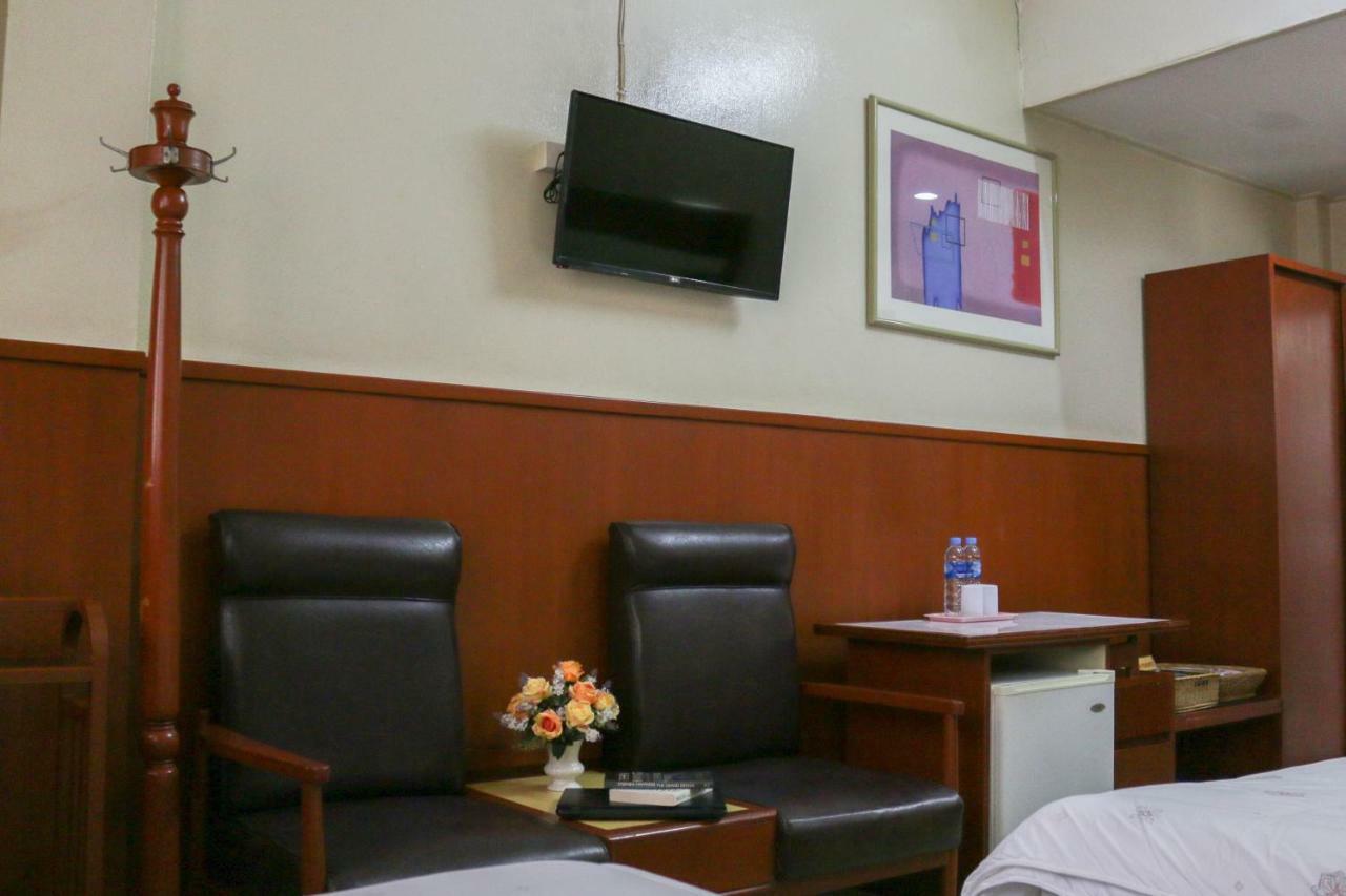 Nakornping Hotel Bangkok Kültér fotó